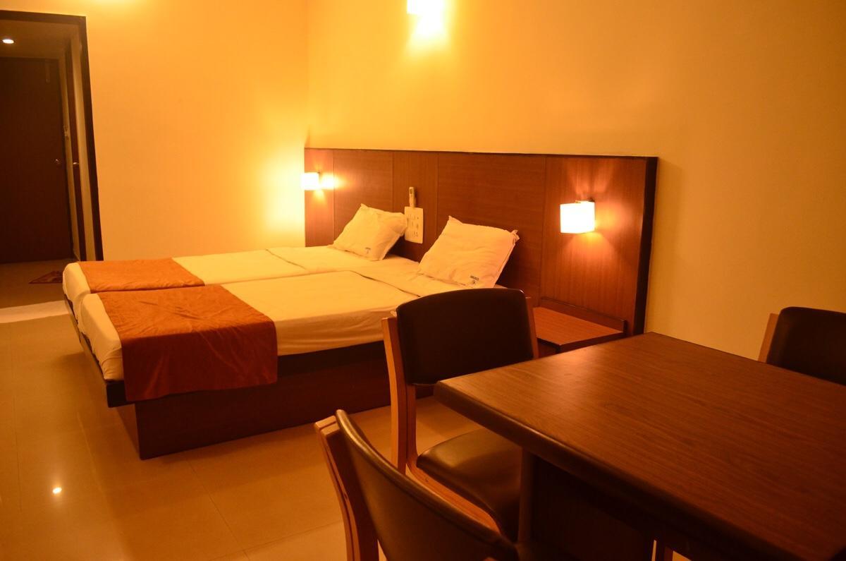 Hotel Century Executive Udupi Exterior foto